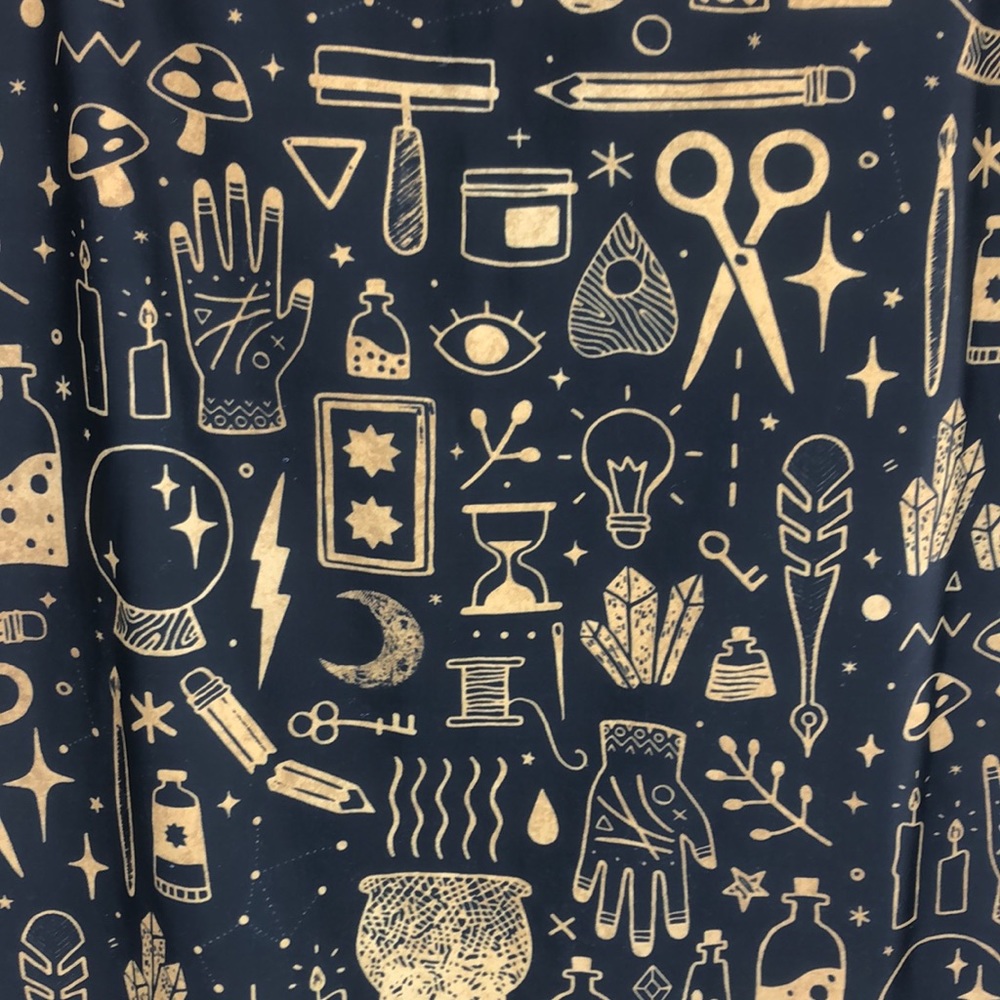 🧨5 for $25 sale🧨 Black Skirt with Science Theme Print sz L - Picture 2 of 3